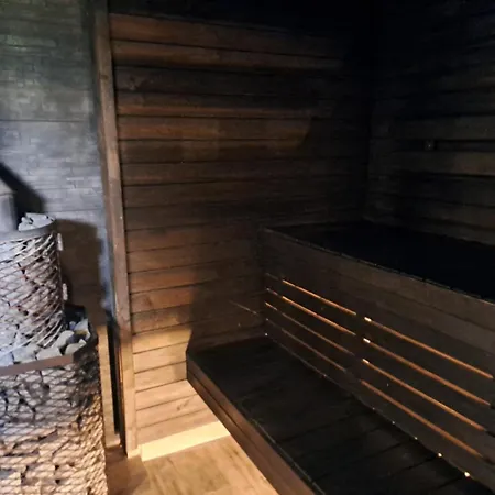 Tuule Chalet Jeedaskuela